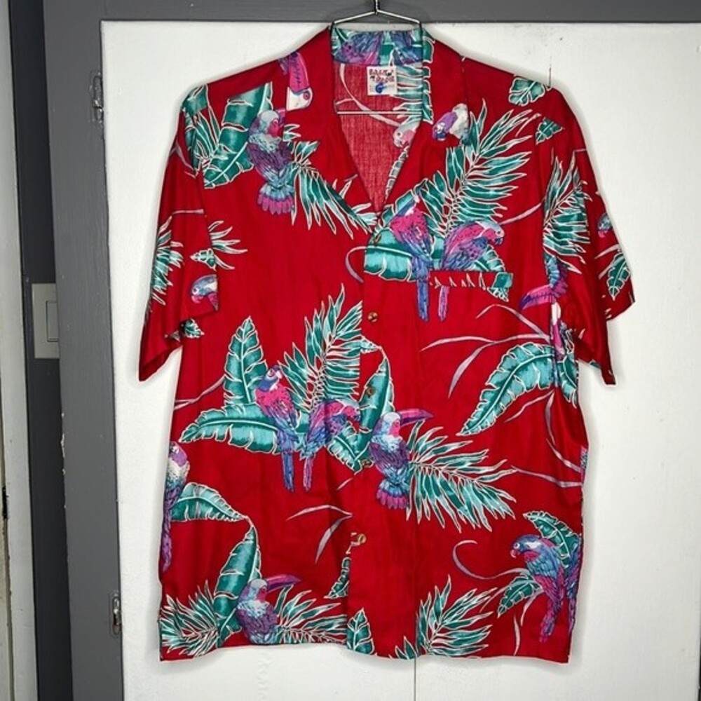 Barefoot In Paradise Men’s Hawaiian Shirt Size Large Colorful Parrots